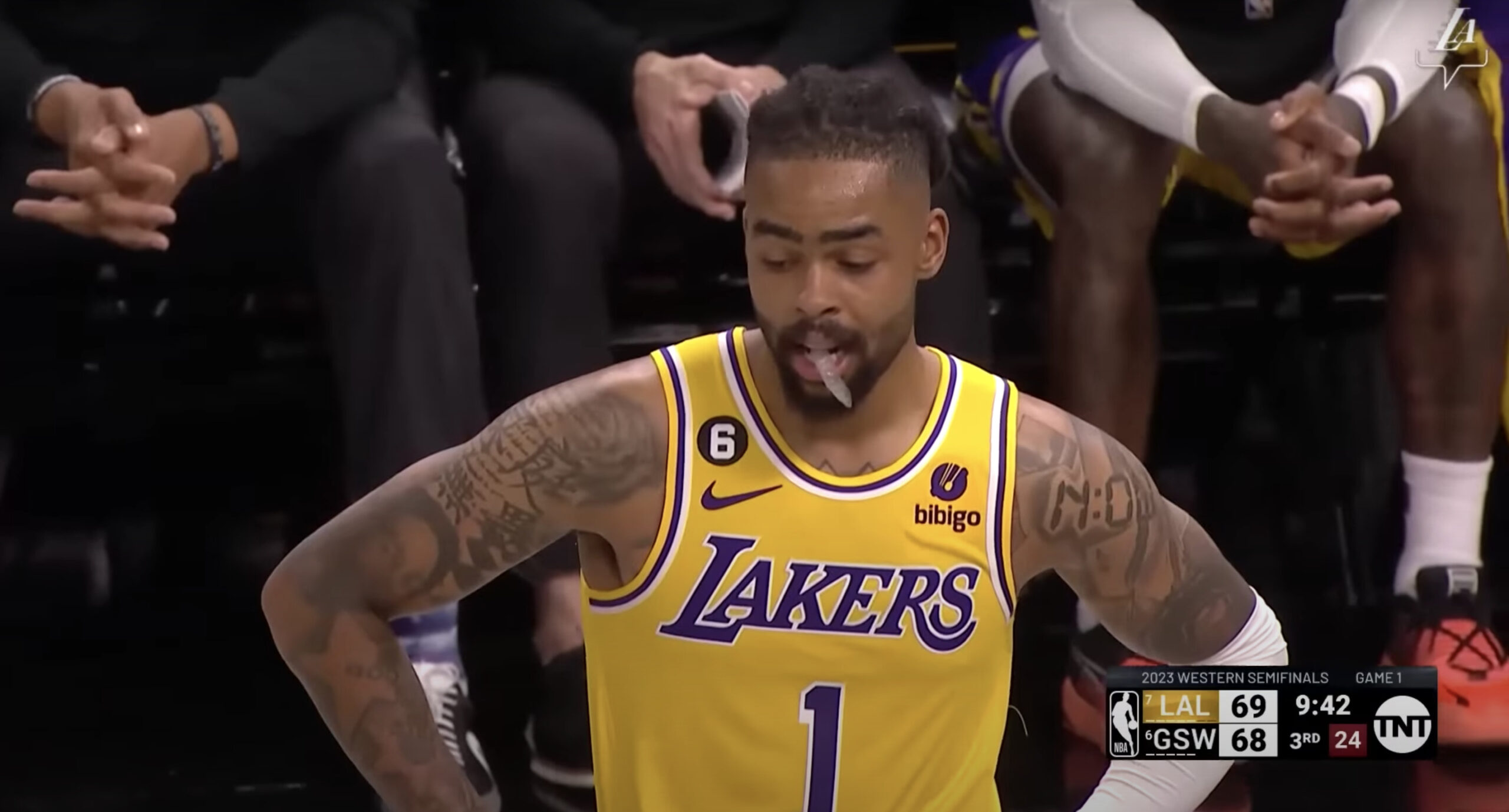 D'Angelo Russell Déjà Mis Sur Le Banc Par J.J. Redick...