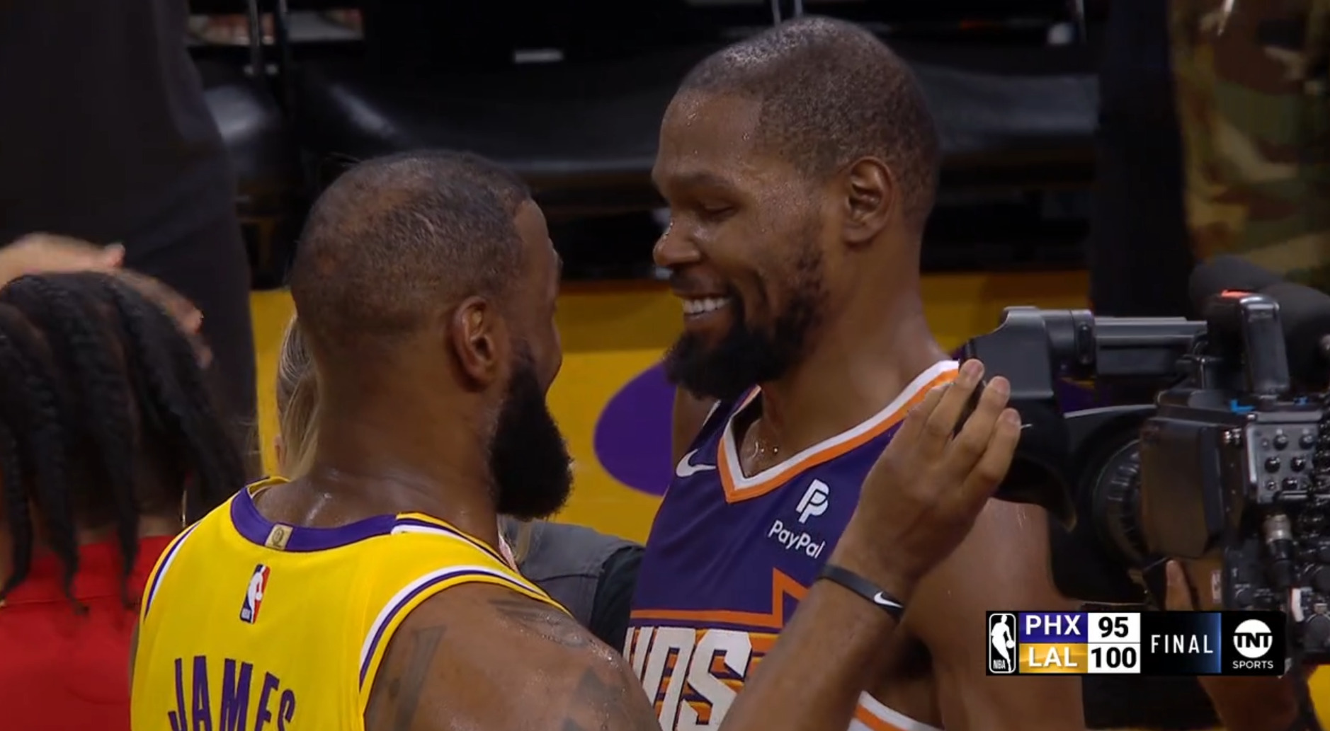 Kevin Durant décisif avec les Suns, LeBron James porte les Lakers