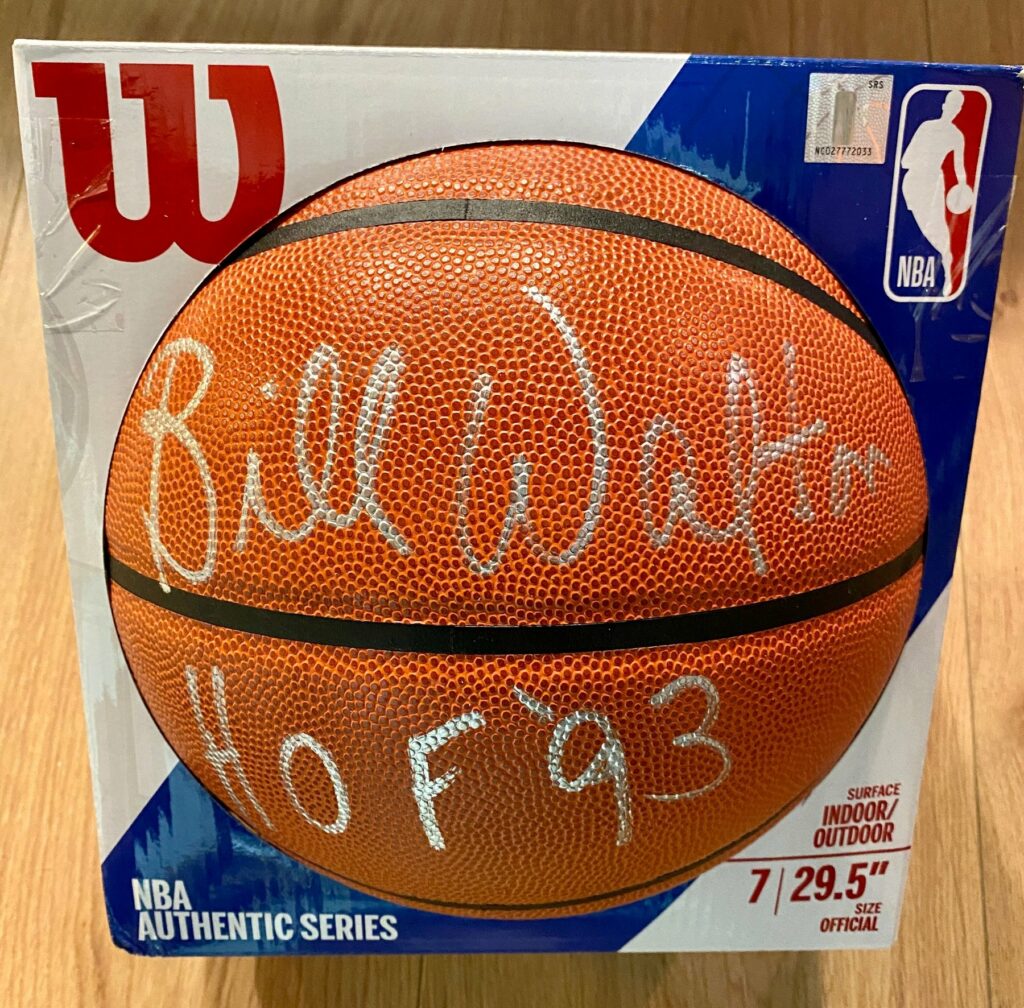Bill Walton ballon signé