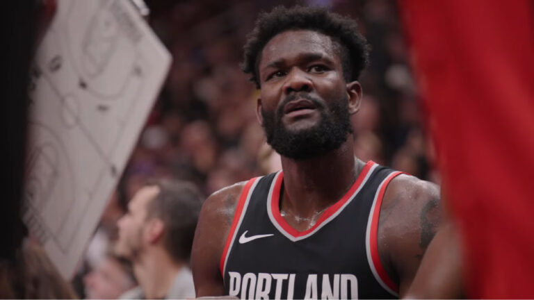 https://redac.trashtalk.co/wp-content/uploads/2023/11/Deandre-Ayton-Portland-Trail-Blazers-23-novembre-2023-1-768x432.jpg