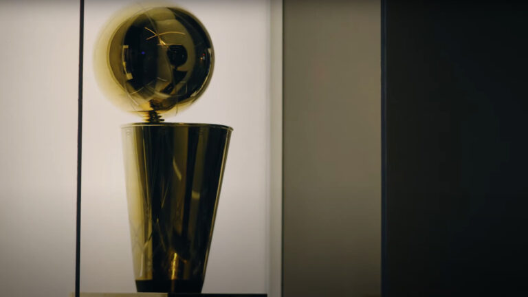 https://redac.trashtalk.co/wp-content/uploads/2024/06/Trophee-NBA-13-juin-2024-768x432.jpg