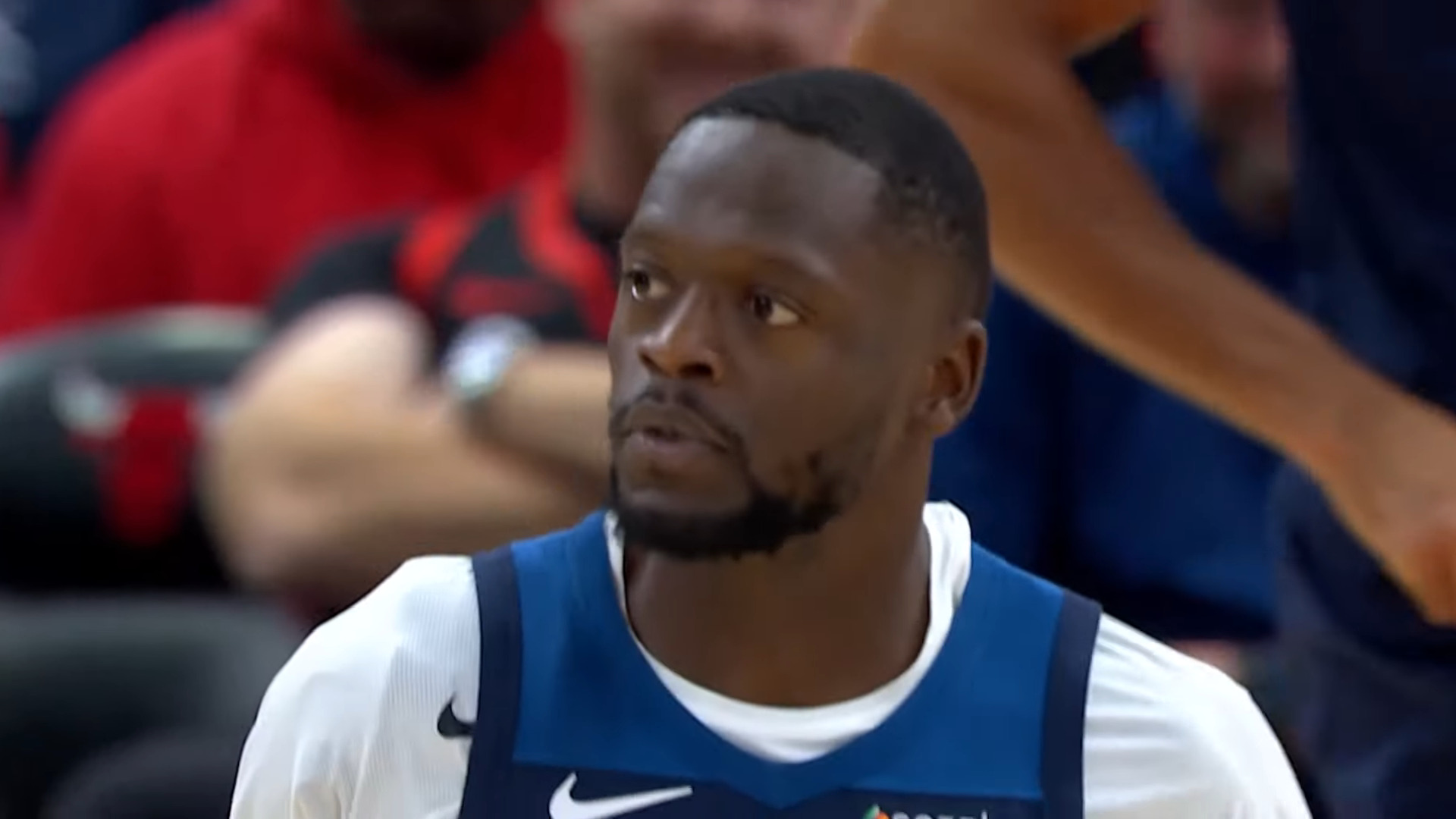 Julius Randle a fait ses débuts chez les Wolves face aux Bulls