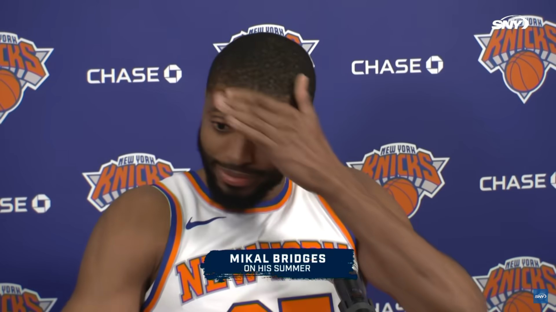 Mikal Bridges outdoor shooting, a sensitive subject in New York