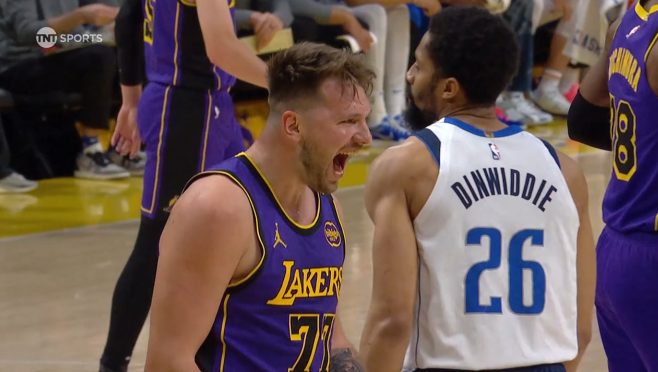 Luka Doncic en triple-double pour ses retrouvailles avec les Mavericks