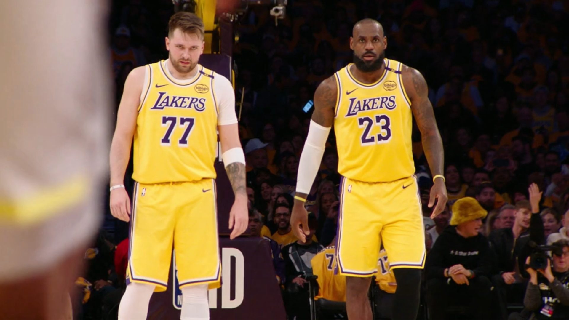 https://redac.trashtalk.co/wp-content/uploads/2025/03/Luka-Doncic-LeBron-James-Lakers-7-mars-2025.jpg
