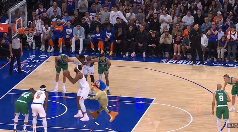 https://redac.trashtalk.co/wp-content/uploads/2025/05/Mitchell-Robinson-15-mai-2025-768x426.jpeg