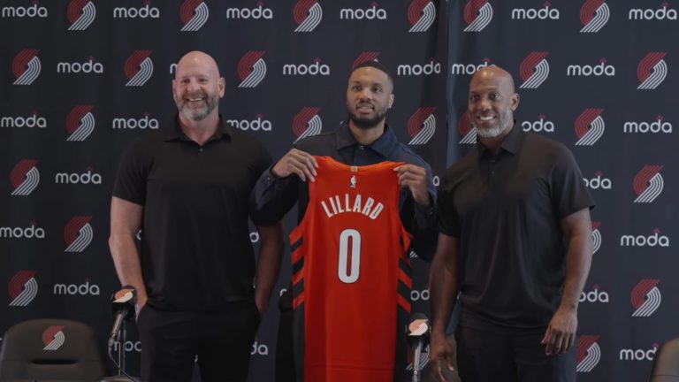 https://redac.trashtalk.co/wp-content/uploads/2025/07/Damian-Lillard-presentation-Blazers-22-juillet-2025-768x432.jpg