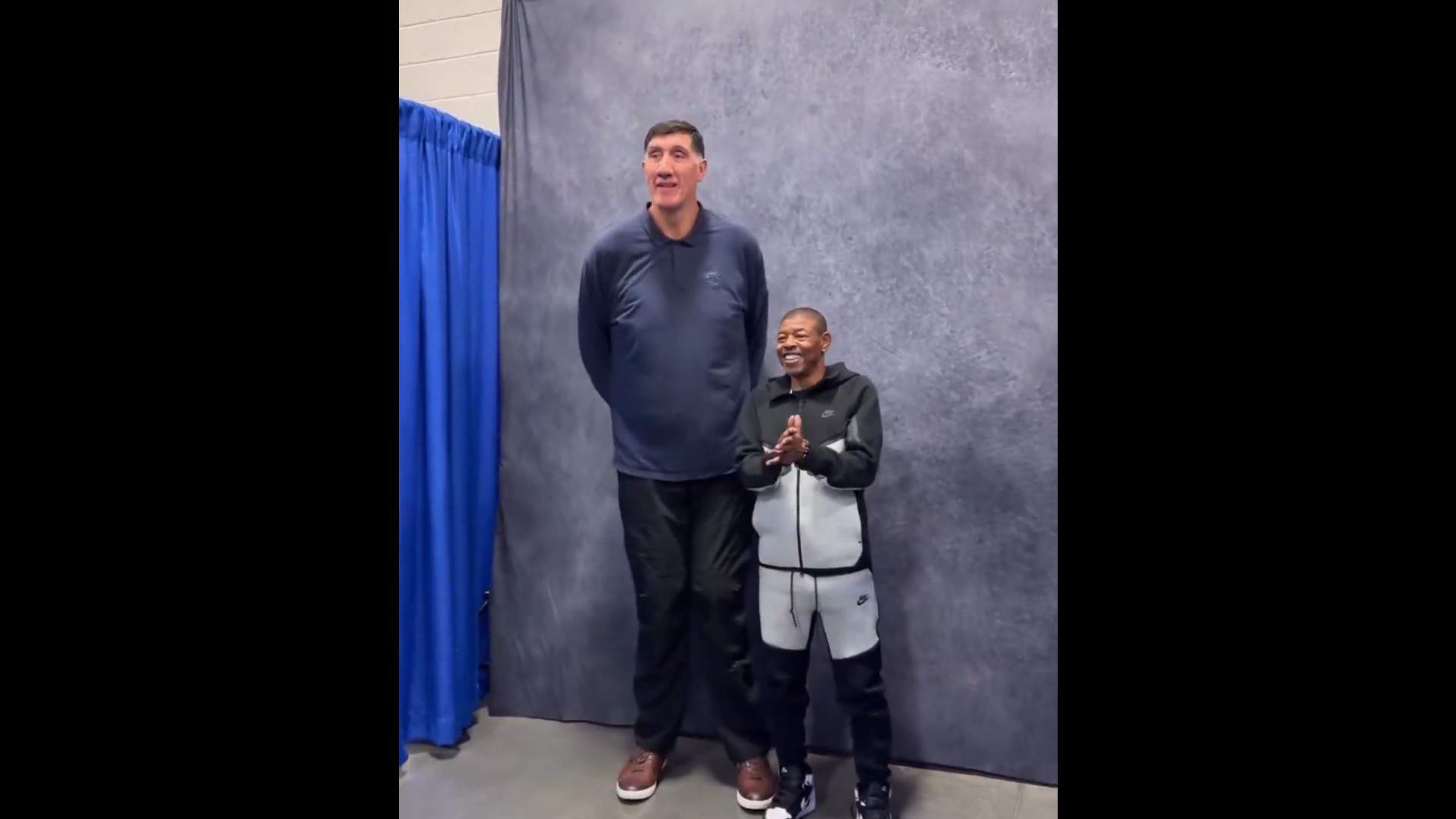 https://redac.trashtalk.co/wp-content/uploads/2025/10/nba-Gheorghe-Muresan-Muggsy-Bogues.jpg