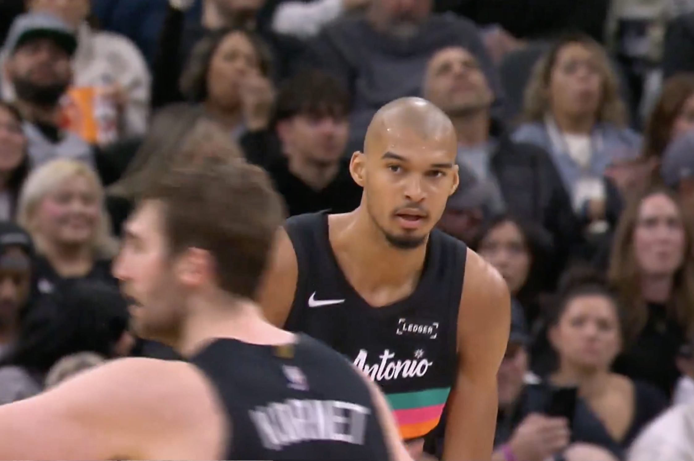 La semaine des Français en NBA : Victor Wembanyama n’a plus de cheveux mais est toujours aussi fort