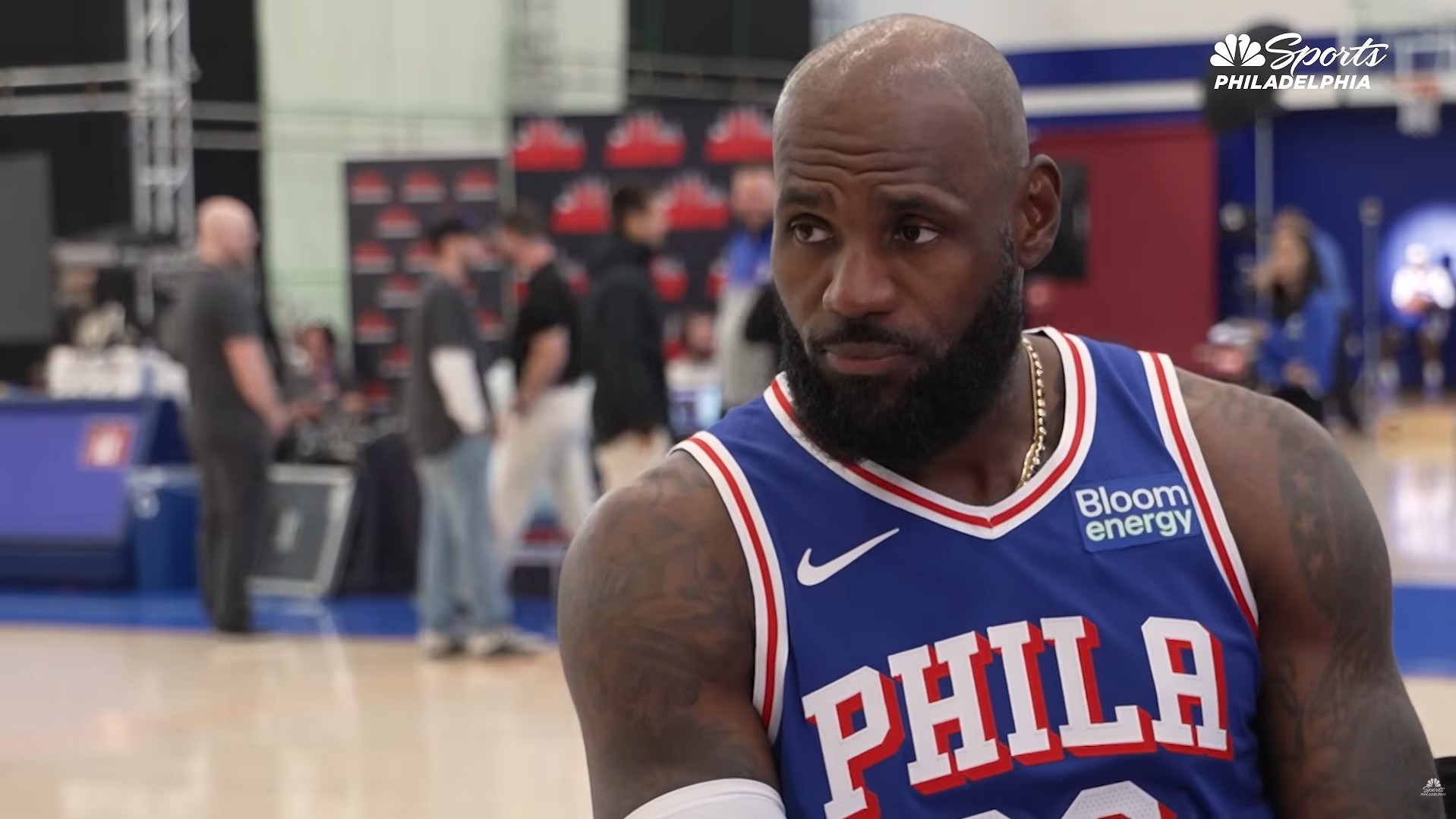 Le commentateur Mike Breen s’excuse auprès de LeBron James après la polémique Embiid